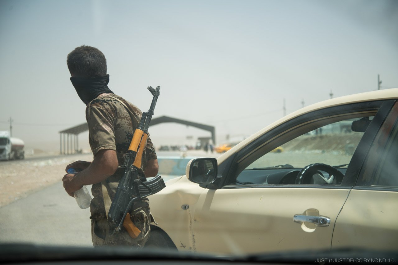 Iraq — Armed checkpoint, Kurdistan, 2014