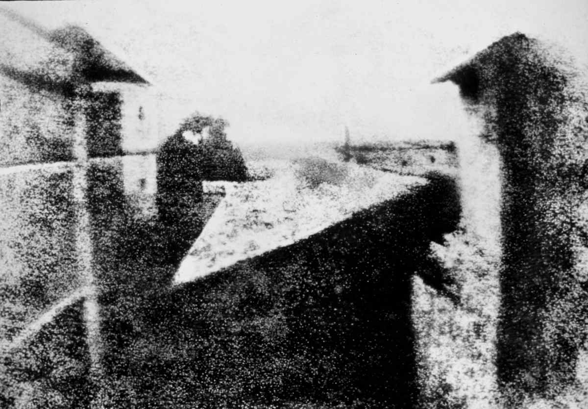 Nicephore Niepce - View from the Window at Le Gras, 1826 - Image via wikipedia.org